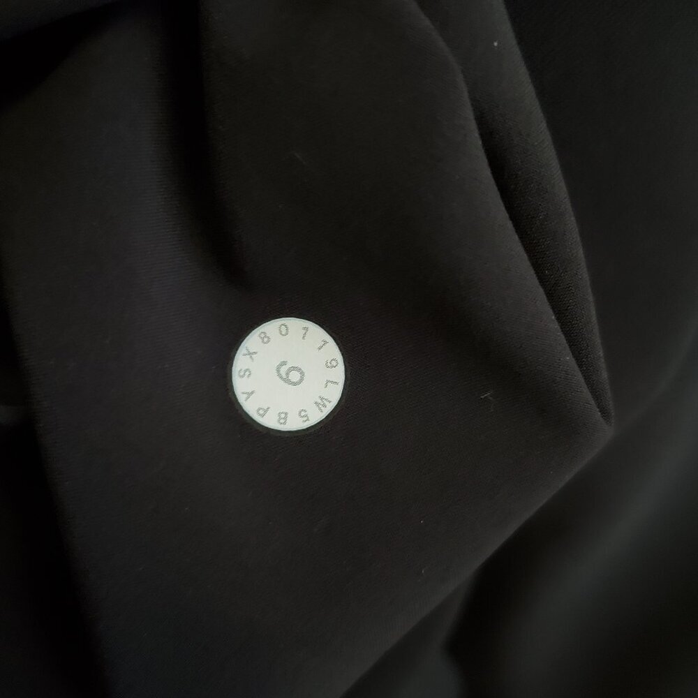 Lululemon On The Fly Wide Leg Pant - Picture 10 of 10